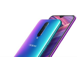 Pengisian Baterai Oppo R17 Pro Tercepat di Dunia Pengisian Baterai Oppo R17 Pro Tercepat di Dunia