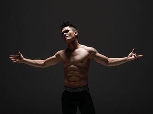 Kekar Banget! Ini Dia Tampilan Seksi Randy Pangalila Setelah Ikut MMA Kekar Banget! Ini Dia Tampilan Seksi Randy Pangalila Setelah Ikut MMA
