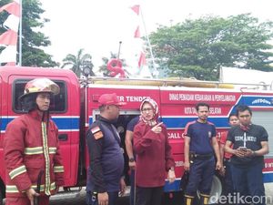 BJ Home BSD Terbakar, Airin: Proteksi Kebakaran Belum Maksimal BJ Home BSD Terbakar, Airin: Proteksi Kebakaran Belum Maksimal