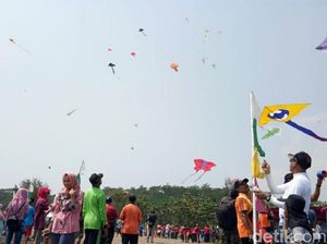 Melihat Meriahnya Festival Layang-Layang di Batang