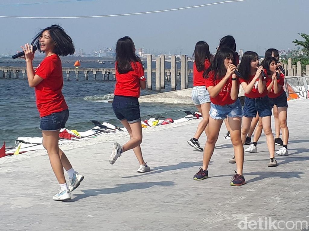 Di Ancol, JKT48 Semangati Peserta Jetski Asian Games 2018