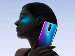 Penampakan Menawan Oppo R17 Pro dengan 3 Kamera Belakang Penampakan Menawan Oppo R17 Pro dengan 3 Kamera Belakang