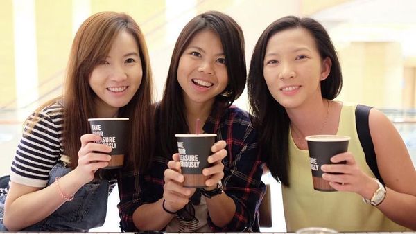 Cantik dan Jago Bulu Tangkis, Ini Greysia Polii Saat Makan Bareng Temannya