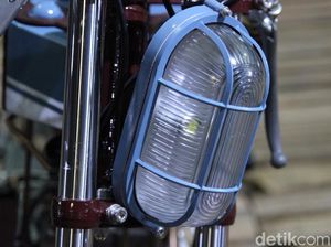 4 Motor dengan Lampu Unik