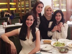 Pose Loemongga Saat Ngopi hingga Mie Instan Indonesia Jadi Camilan Napi Australia