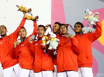 Panjat Tebing Estafet Putra Raih Emas