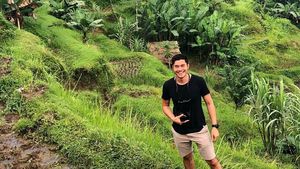 Potret Liburan Henry Golding Si Crazy Rich Asians