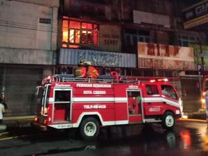 Kebakaran di Kawasan Pertokoan Kota Cirebon, 1 Orang Tewas