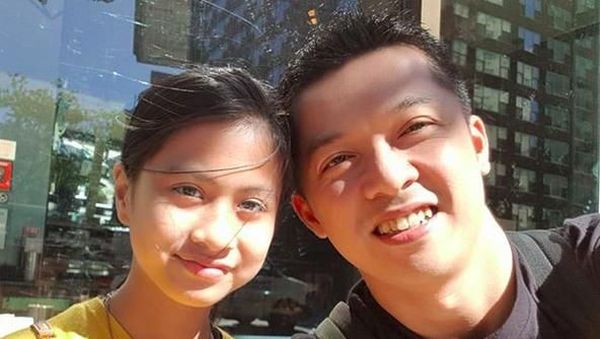 Taufik Hidayat dengan Putrinya yang Nempel Terus Kayak Prangko