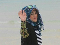 7 Perjalanan Karier Neno Warisman, dari Juara Baca Puisi hingga Penulis Buku