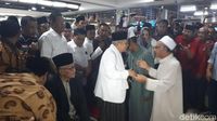 Potret Penyambutan Kiai Maruf Pulang dari Tanah Suci