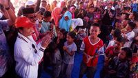 Menteri BUMN Hibur Anak-anak Korban Gempa Lombok