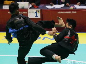 Komang Terdiam Saat Lihat Malaysia Protes