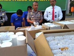 7 Juta Obat Terlarang Senilai Rp 15 Miliar Disita Polisi di Surabaya