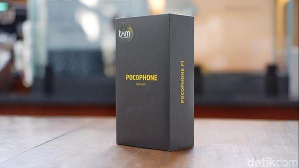 Unboxing Pocophone F1, Ponsel Gahar Ramah Kantong