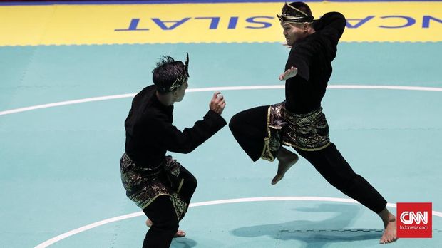 Yola Primadona bersiap mengikuti Kejuaraan Dunia pencak silat.