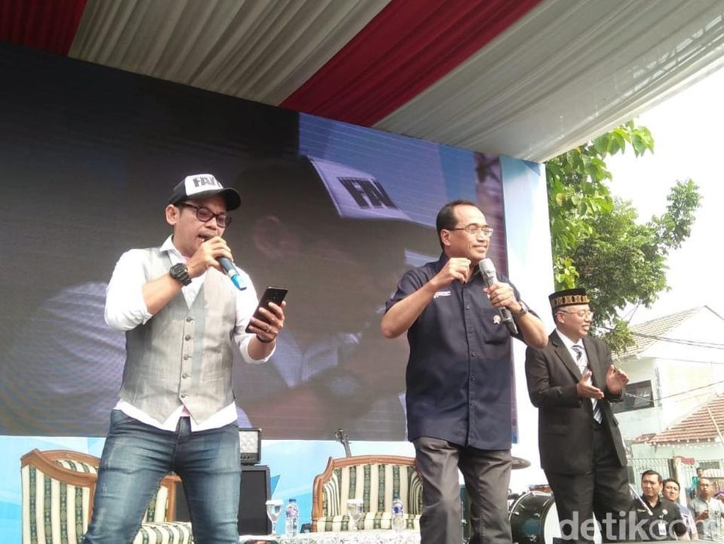 Video: Saat Menhub Dicurhati Mahasiswa UIN soal Kemacetan Jakarta Video: Saat Menhub Dicurhati Mahasiswa UIN soal Kemacetan Jakarta