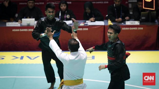 Indonesia menyapu bersih emas di delapan nomor cabang pencak silat hari ini.