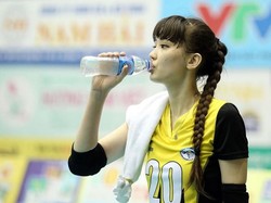 5 Manfaat Bola Voli, Olahraganya Atlet Cantik Sabina Altynbekova