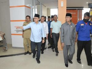 Pantau Korban Gempa Lombok, Zulkifli Hasan Sambangi RSUD Mataram