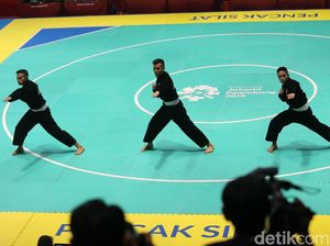 Kolaborasi Guru-Murid di Balik Medali Emas Pencak Silat Beregu Putra