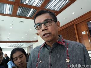 Anggota Komisi III Demokrat Dukung Pemecatan Polisi Gay di Jateng Anggota Komisi III Demokrat Dukung Pemecatan Polisi Gay di Jateng