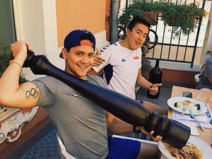 Begini Nih Gaya Kulineran Joseph Schooling, Atlet Renang Singapura yang Menawan