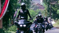 Pebulutangkis Tontowi Ahmad Makin Keren saat Tunggangi Moge