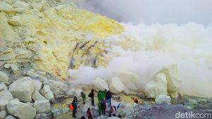 Potret Kawah Ijen di Tengah Kabar Penutupan Sementara