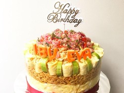 Wanita Ini Sukses Kawinkan Mie dengan Kue Ulang Tahun