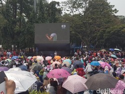 Ribuan Suporter Panas-panasan Nobar Jonatan Christie dkk di Asian Games