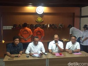 Polisi: Ancaman Peledakan Polda Riau Terkait Penolakan Neno Warisman Polisi: Ancaman Peledakan Polda Riau Terkait Penolakan Neno Warisman
