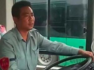 Sopir Ini Ubah Busnya Jadi Biro Jodoh dan Berhasil Jodohkan 23 Penumpang