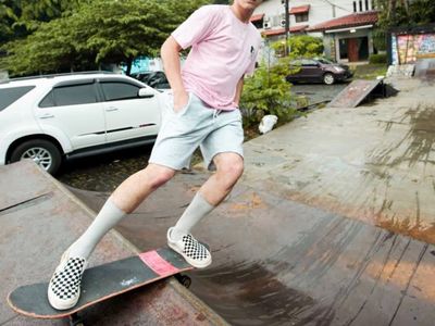 Putus Cinta dengan Anya Geraldine, Ini Gaya Lincah Bio One Main Skateboard