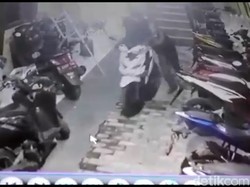 Aksi Pencurian 2 Sepeda Motor di Kramat Jati Terekam CCTV