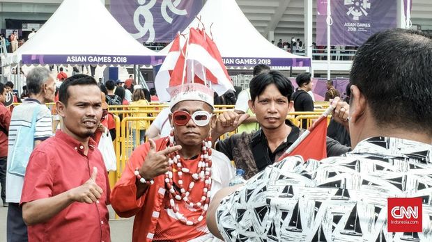 Haryanto, suporter setia tim bulutangkis Indonesia, berharap Indonesia bisa menduduki posisis tiga perolehan medal di akhir Asian Games 2018, Selasa (28/8).