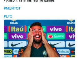 Kiper MU David de Gea juga disorot. De Gea tampak lebih rapuh sejak tampil di Piala Dunia 2018 bersama Spanyol. Kiper Liverpool Alisson pun tertawa. Foto: istimewa