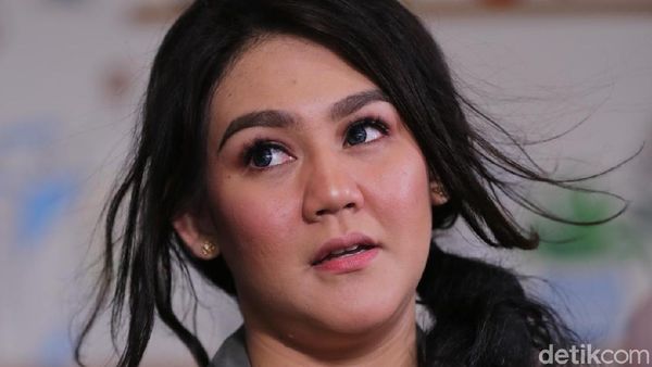 Gerah Aja, Sissy Prescillia Tetap Manis Lho!