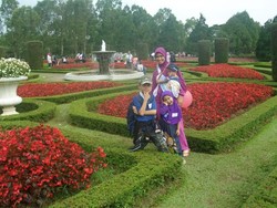 Saatnya Memanjakan Mata di Taman Bunga Nusantara