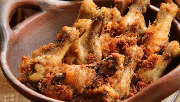 Resep Ayam Goreng Rumahan yang Gurih dan Empuk/Foto: Istock