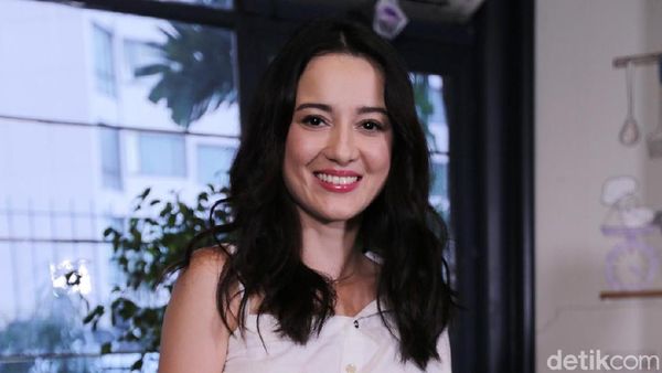 Julie Estelle yang Selalu Bikin Kangen
