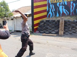 Masuk Pak Eko! Ini 4 Manfaat Olahraga Melempar Pisau untuk Kesehatan