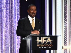 Eddie Murphy akan Dikaruniai Anak ke-10 dari Kekasih Lebih Muda 18 Tahun