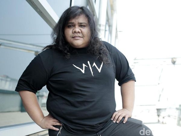 Fariz Alfarazi, Bintang Wiro Sableng dan Mantan Atlet Silat