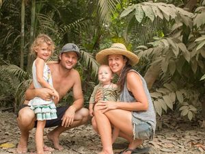 Potret Pasangan yang Pensiun di Usia 33 untuk Keliling Dunia Bersama Anak