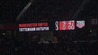 MU pun menutup pertandingan dengan kekalahan telak 0-3 di markas sendiri. (Foto: Michael Regan/Getty Images)