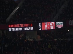 MU pun menutup pertandingan dengan kekalahan telak 0-3 di markas sendiri. (Foto: Michael Regan/Getty Images)