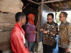 AGK Diteriaki Warga Saat Blusukan di Batam: Menteri Ganteng!