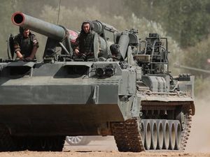 Rusia Akan Gelar Latihan Perang Terbesar dengan 300 Ribu Tentara Rusia Akan Gelar Latihan Perang Terbesar dengan 300 Ribu Tentara
