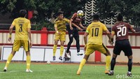Bermain di kandang Bhayangkara, Persija tampil menyerang sejak peluit pertandingan dibunyikan.